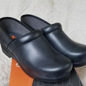 Dansko XP Black